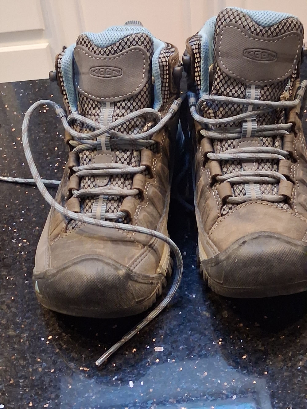 WOMENS Keen Gray Hiking Boots with Light Blue Lining